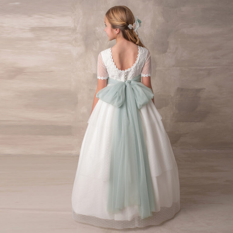 NK 1337 | Vestido longo, corpete em renda e costa aberta, com cinto verde.