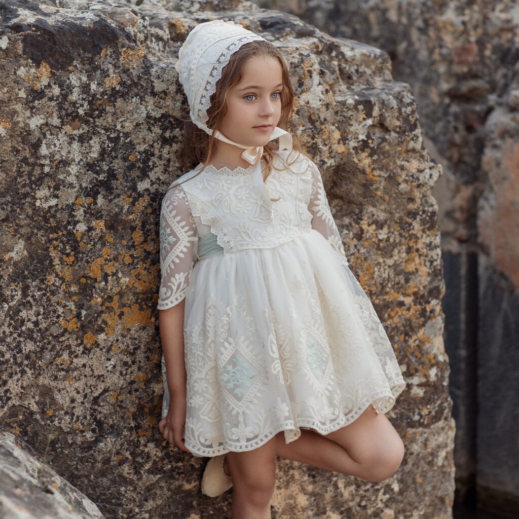 CS 101 | Vestido de manga três quartos e renda com pormenores verde água.
